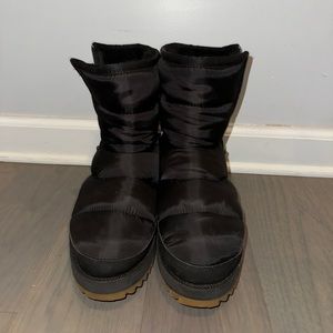 Women's Ridge Cold Weather Ugg Boots